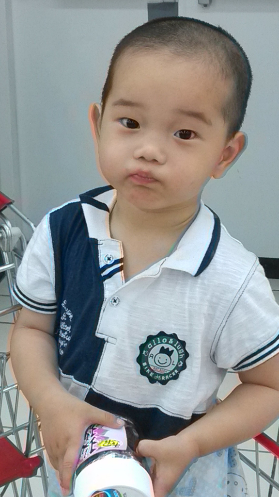 My son drank milk powder under the flowers a... cover