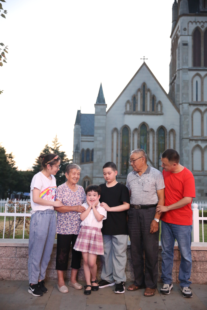 Took a family photo with grandpa and grandma... cover
